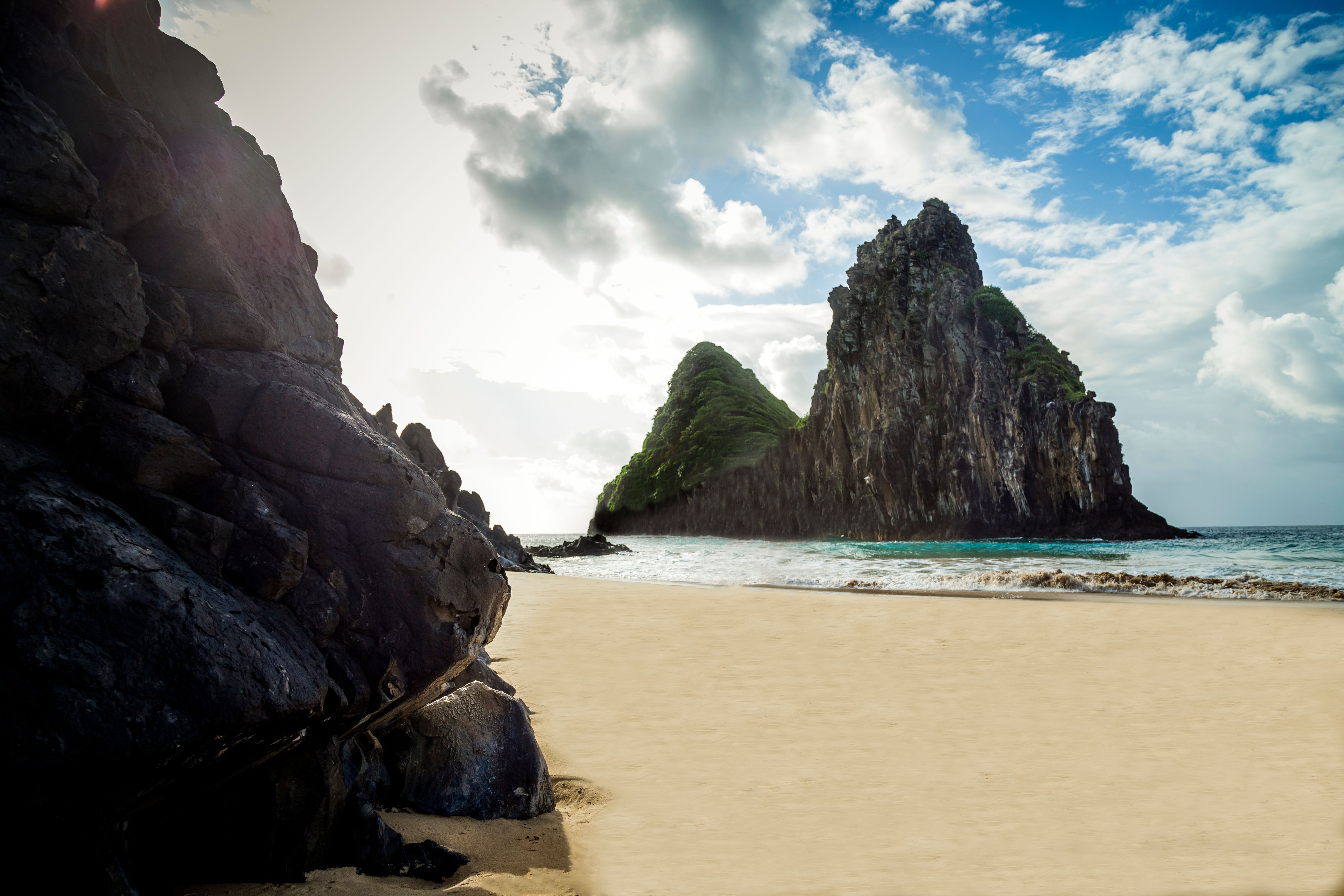 Fernando de Noronha coastline